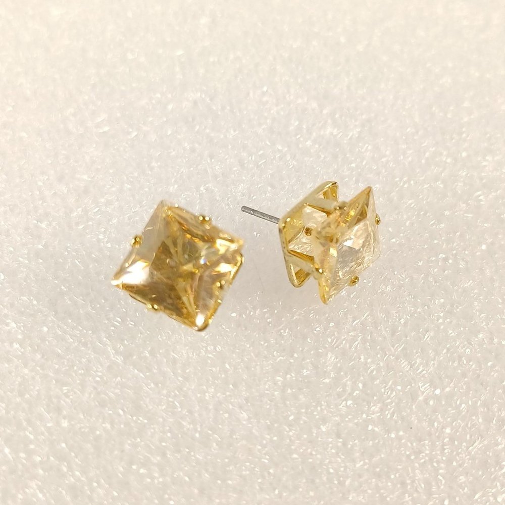 SWAROVSKI ELEMENTS (Light Yellow sq-gl 11mm) Stud Earrings Black Velvet Pouch - Picture 3 of 4
